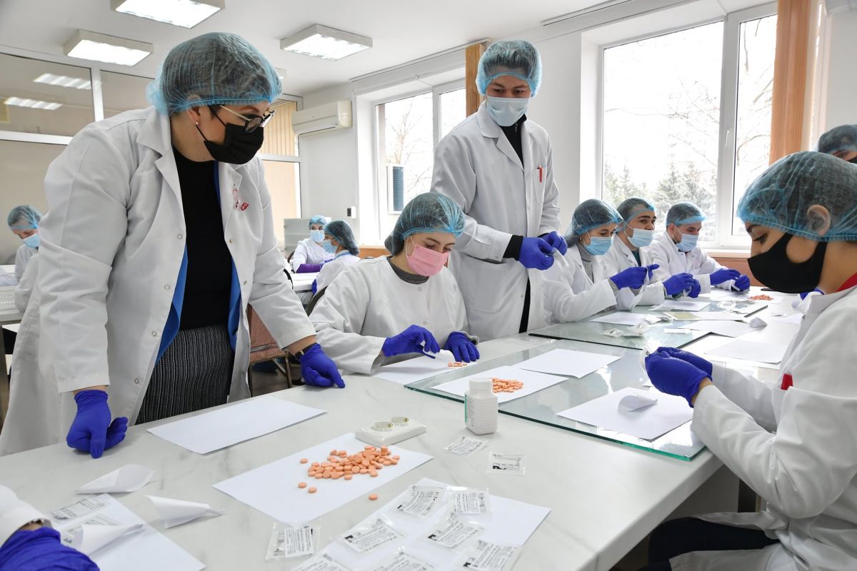 Studenții farmaciști – voluntari în activitățile de susținere a refugiaților din Ucraina